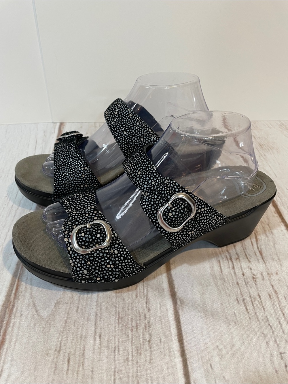 Dansko Sandals 42 Leather Strap Black Speckle Silver Buckles